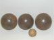 Delcampe - LOT De 3 BOULES De PETANQUES ANCIENNES Et Le Cochonnet Jus De Trouvailles N°1 SORTIES De GRANGE COLLECTION JEU ANCIEN - Pétanque