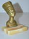 Delcampe - JOLIE STATUETTE BUSTE REINE NEFERTITI BRONZE Sur Plaque ONYX Collection VITRINE Déco - Arte Oriental