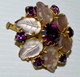 BROCHE FANTAISIE RONDE PIERRES TAILLEES CRISTAL / VERRE FEUILLES BIJOU VINTAGE - Broches