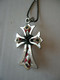 CROIX ( ROUGE ET GRISE ) Pendentif Métal - Pendentifs