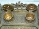 Delcampe - SUPERBE IMPORTANT ENCRIER De BUREAU XIXe En BRONZE Décor EMPIRE Manque Godets - Inkwells