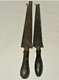 Delcampe - 2 SCIES A MAIN XIXe Manche BOIS NOIRCI SCIE CHIRURGICALES Ou AUTRE COLLECTION Outils Anciens Déco Vitrine - Outils Anciens