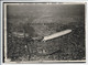 ZZ-5553/ Zeppelin über Stuttgart   Seltenes Foto Luftbild 18 X 13 Cm   - Stuttgart