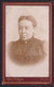 VIEILLE PHOTO CDV  - DAME RICHE - MODE - COIFFURE - PHOTO WATTEYNE BRUGES - Anciennes (Av. 1900)
