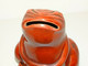 Delcampe - ANCIENNE TIRELIRE A CASSER GRENOUILLE ROUGE SAINT CLEMENT COLLECTION FROG - Saint Clément (FRA)