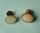 Lot De 2 Boutons De Manchette Anciens Dépareillés Dont Un Qui Pourrait être Plaqué Or (?) - Cuff Links & Studs