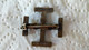 BROCHE - CROIX De "JERUSALEM" De SCOUT Trèfle - Mlétal - DECAT PARIS - 2cmx2cm - Au Nom De LINNE - Godsdienst & Esoterisme