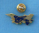 1 PIN'S //  ** GÉNÉRAL DYNAMICS / F 16 FIGHTING FALCON / AVION DE CHASSE AMÉRICAIN ** . (J.Y. Ségalen Collection) - Militaria