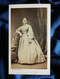 Photo CDV Pierre Petit à Paris - Jeune Femme En Pied, Robe à Crinoline, Second Empire Circa 1865 L563A - Alte (vor 1900)