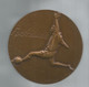 Médaille , Diamètre 68 Mm ,200 Gr. ,bronze , Signée MERELLE , Sports , FOOTBALL , Frais Fr 7.15 E En Suivi - Professionali / Di Società