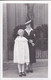 AK Foto Mädchen In Weißem Kleid Mit Dame - Kommunion - Ca. 1910/20  (58002) - Communion