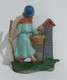 27034 Pastorello Presepe - Statuina In Plastica - Donna Alla Fontana - Crèches De Noël