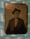 Antique Photo Sur Tôle, Tintype Photograph, Homme ,  Habit D'époque, - Sonstige & Ohne Zuordnung