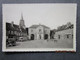 CP 89 Yonne CERISIERS  -   Camion Et Voiture Sur La Place De La Mairie Et L'église - Pays D'Othe  1950 - Cerisiers