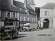 CP 89 Yonne CERISIERS  -   Camion Et Voiture Sur La Place De La Mairie Et L'église - Pays D'Othe  1950 - Cerisiers