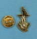 1 PIN'S //  ** ANCRE DE MARINE / GRENADE / GENDARMERIE MARITIME ** - Militaria