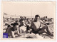 Trouville Sur Mer 1958 - Jolie Photo Souvenir De Plage 11,5x8cm Homme Maillot Bain Torse Nu Pipe A60-18 - Photos Stéréoscopiques