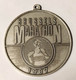 Oude Medaille Bruxelles Brussels Marathon 1987 Running Reclame Becel Vittel Siemens RTBF Asphaltco Sport 80 Magazine - Altri & Non Classificati