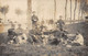 Camp Du Ruchard      37      Militaria    Un Campement En Plein Air  A L Heure Du Repas.. Carte Photo (voir Scan) - Sonstige & Ohne Zuordnung