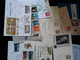 EUROPE Lot De + De 500 Enveloppes + 750 Grs De Timbres Sur Fragments + Plaquettes De Timbres à Thèmes - Mezclas (min 1000 Sellos)