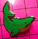 813d Pin's Pins / Beau Et Rare / THEME : SPORTS / NATATION REQUIN VERT LE SQUALE TRITHOIS - Natation