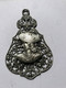 06 NICE PENDENTIF MEDAILLON FEMME FOLKLORE COSTUME DE NICOISE METAL ARGENTE  PROVENCE ALPES MARITIMES - Pendentifs