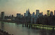 NEW YORK CITY - VIEW FROM THE QUEENSBORO BRIDGE LOOKING ACROSS THE EAST RIVER SHOWING THE UNITED NATIONS - Brücken Und Tunnel