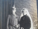 Echtfoto AK Soldat In Voller Uniform Mit Pickelhaube Und 2 Orden Eisernes Kreuz Mit Frau 1.WK Um 1910 Ungelaufen! - Andere Oorlogen