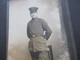 DR Echtfoto AK 1.WK Um 1915 Einfacher Soldat In Uniform Mit Koppel, Mütze Und Messer ?! - Uniforms