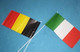 Lot De Deux Drapeaux De Bureau (petite Taille) ! - Banderas