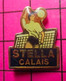 413A Pin's Pins / Beau Et Rare / THEME : SPORTS / CLUB VOLLEY-BALL CALAIS STELLA - Volleyball