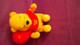 PELUCHE WINNIE L'OURSON Tenant Un Ballon "I LOVE YOU" - Peluches