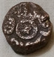Egypt Umayyad , VV Rare Fals 65 AH .. Fustat Mint , Bronze 2.4 Gm  . Six Pointed Star In The Middle . Gomaa - Islámicas