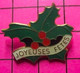 822 Pin's Pins / Beau Et Rare / THEME NOEL / JOYEUSES FETES FEUILLES DE HOUX - Navidad