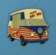 1 PIN'S //  ** MYTHIQUE COMBI SNACK / VOLKSWAGEN TRANSPORTER / AMERICAN HOT DOGS ** - Volkswagen