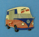 1 PIN'S //  ** MYTHIQUE COMBI SNACK / VOLKSWAGEN TRANSPORTER / AMERICAN HOT DOGS ** - Volkswagen