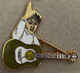 ELVIS PRESLEY - THE KING - ROCK'N ROLL - GUITARE VERTE ET BLANCHE- CHEMISE BLANCHE EGF -      (29) - Personaggi Celebri