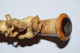 Delcampe - Ancienne Pipe En écume De Mer Sculptée (Meerschaum) Et Ambre Représentant Une Scène De Chevaux XIXème - Pipa In Schiuma