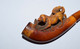 Delcampe - Ancienne Pipe En écume De Mer Patinée Sculptée (Meerschaum) Et Ambre Représentant Une Scène De Chiens XIXème - Meerschaum Pipes