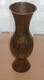 Große Alte VASE Aus KUPFER, Handgefertigt Eingehämmerte Verzierungen - Größe H = 37 Cm, Dm = 11,5 Cm - Koper