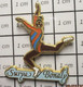 1917 Pin's Pins / Beau Et Rare / THEME : SPORTS / PATINAGE ARTISTIQUE SURYA BONNOLIT Par STARPIN'S - Kunstschaatsen