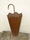 Delcampe - *  ANCIEN PORTE PARAPLUIES Ou CANNES En CUIVRE Forme PARAPLUIE JUS De GRENIER E - Cobre