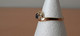 Delcampe - Moderne Ring In Geelgoud 18 Karaat Safier/diamant - Ringe