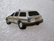 PIN'S    FORD  SIERRA  BREAK  2.0 CL  GENDARMERIE  LUXEMBOURG Email Grand Feu  DEHA - Ford