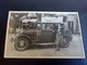 H6- CARTE PHOTO D'UNE DAME DEVANT UNE VOITURE (ANIMÉE) - Photos