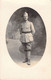 CPA Carte Photo D'un Militaire En Uniforme - Soldat  - Portrait - Personen