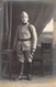 CPA Carte Photo D'un Militaire En Uniforme - Soldat Moustachu N'oubliez Pas Le Pauvre Poilu Jean 1919 - Portrait - Personnages
