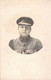 CPA Carte Photo D'un Militaire En Uniforme - Soldat Buste Et Visage - Portrait - Characters