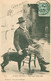 Mistral Frédéric Mistral Célébrité Provence Ecrivain Avec Son Chien Ten L'aqui Moun Chin Carte Précurseur 1903 - Ecrivains