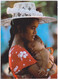 CPSM - POLYNESIE - MATERNITE POLYNESIENNE  - FEMME ET SON ENFANT + TIMBRE AU DOS NON VOYAGE - Polynésie Française